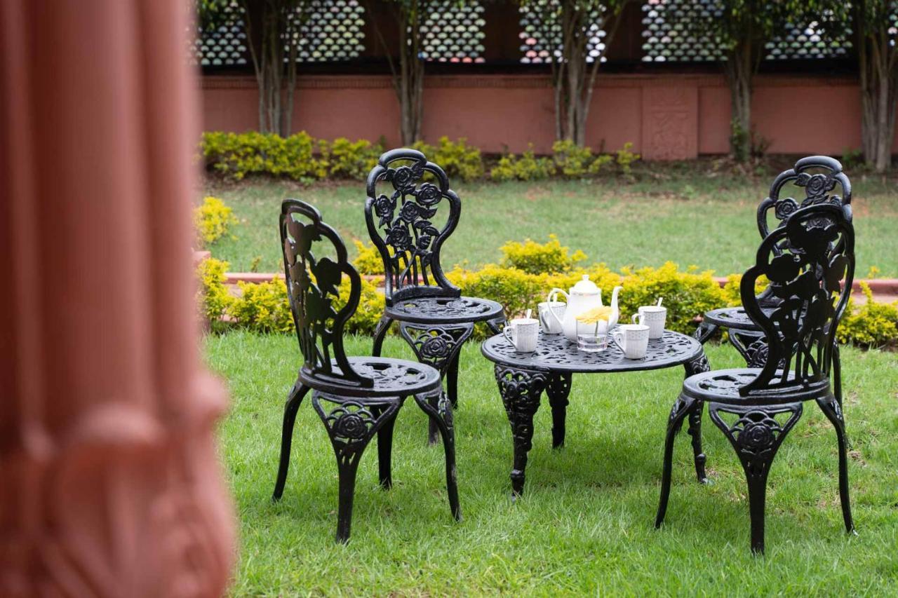 Stayvista At Pink Palace Rajasthani Decor Ooty Exterior foto