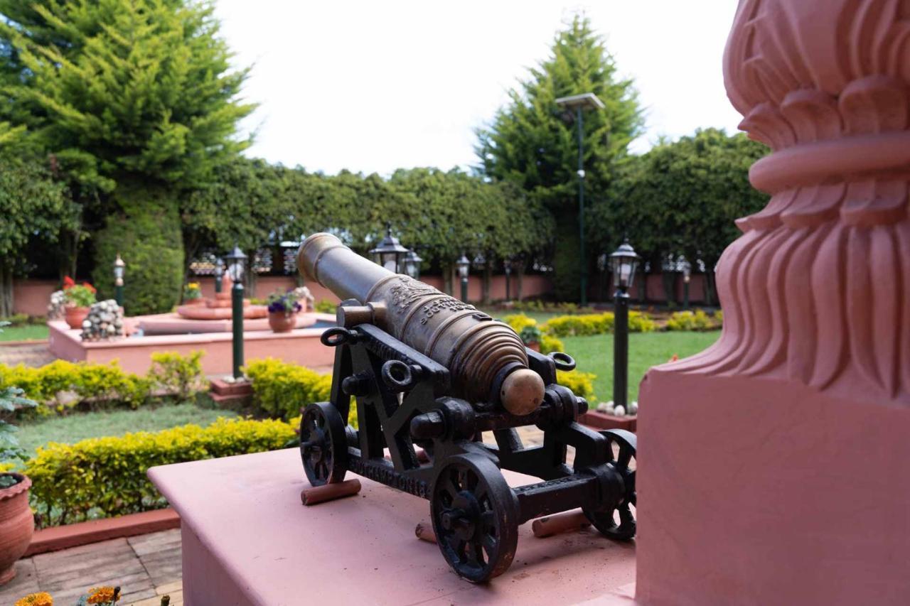 Stayvista At Pink Palace Rajasthani Decor Ooty Exterior foto